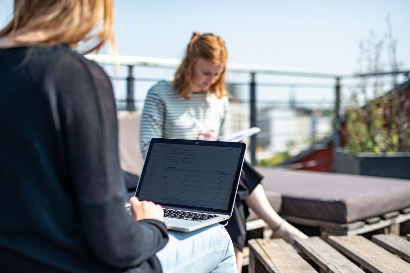 Arbeitssituation, Arbeitsplatz, Dachterasse, VALID Digitalagentur
