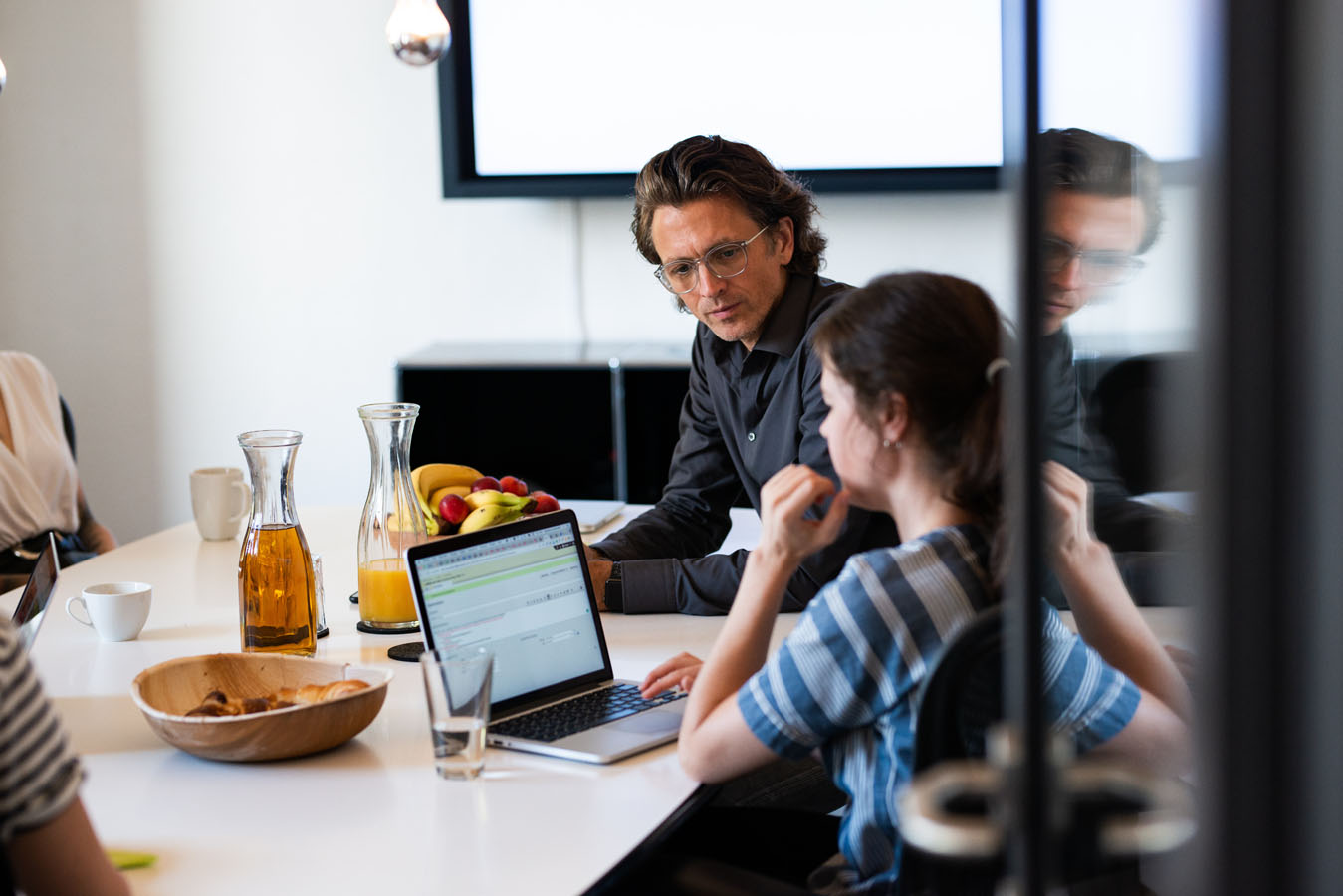 Meeting Besprechung, Meeting, Gespräch, Arbeitssituation, Arbeitsplatz, VALID Digitalagentur